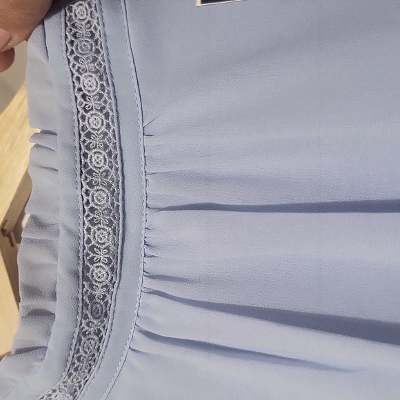 Nwt sleeveless too - Picture 3 of 6